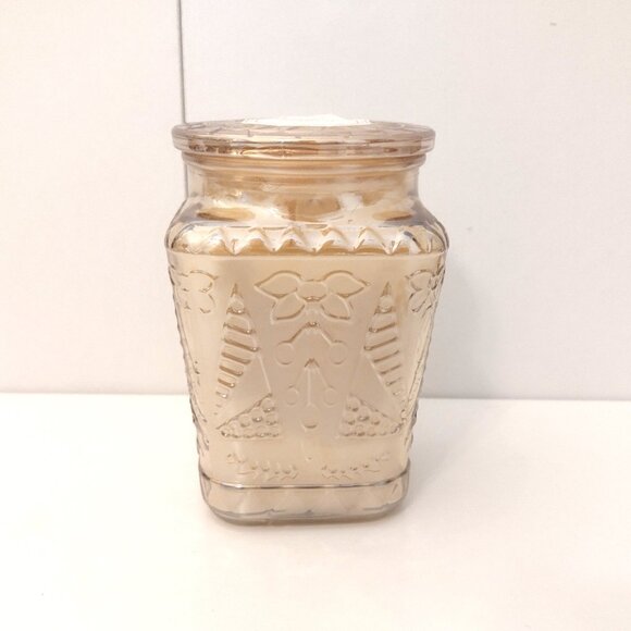 Vanilla Amber Scented Candle (17oz) by Design Studio  (NEW) - Picture 1 of 3